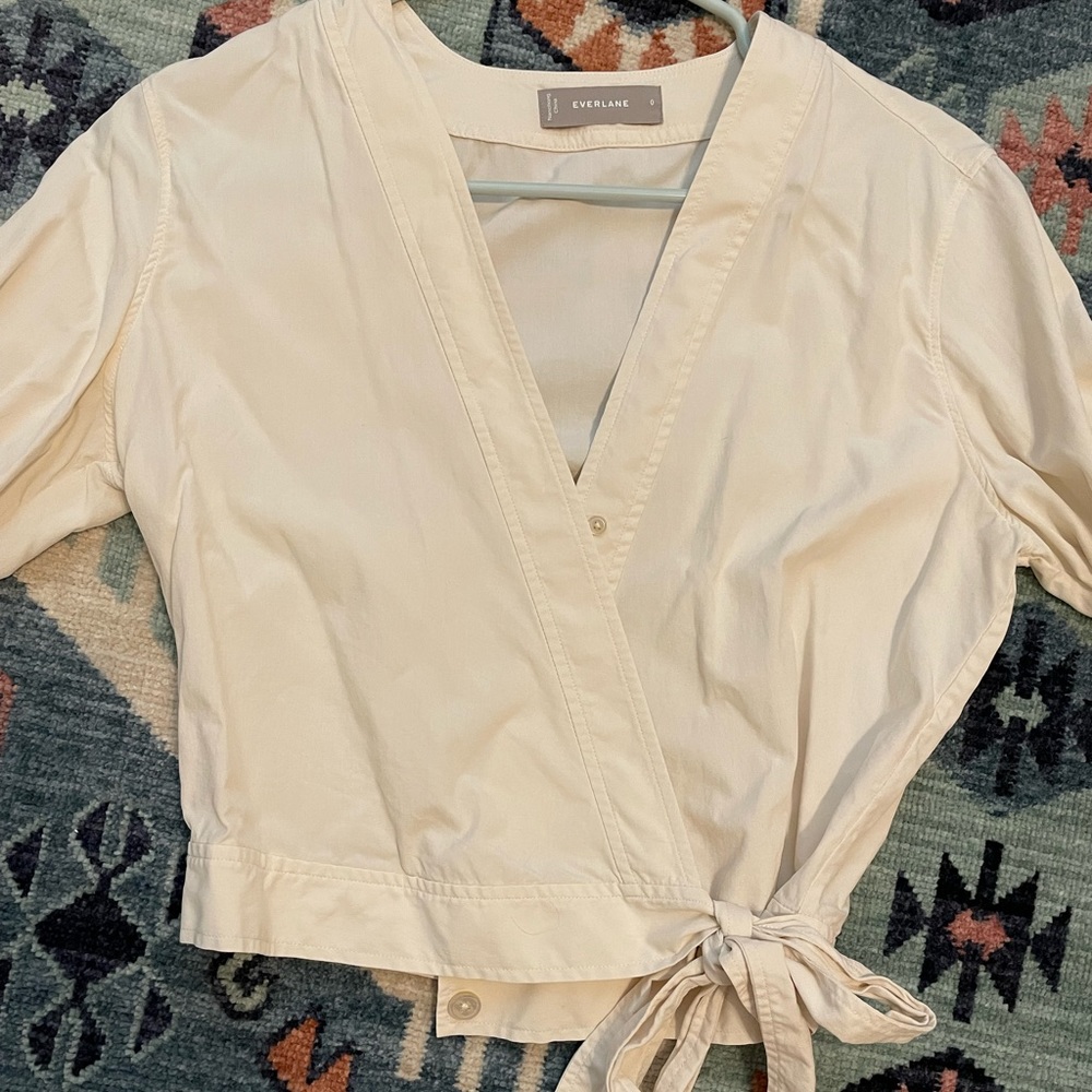 Everlane “washable silk” tie closure top